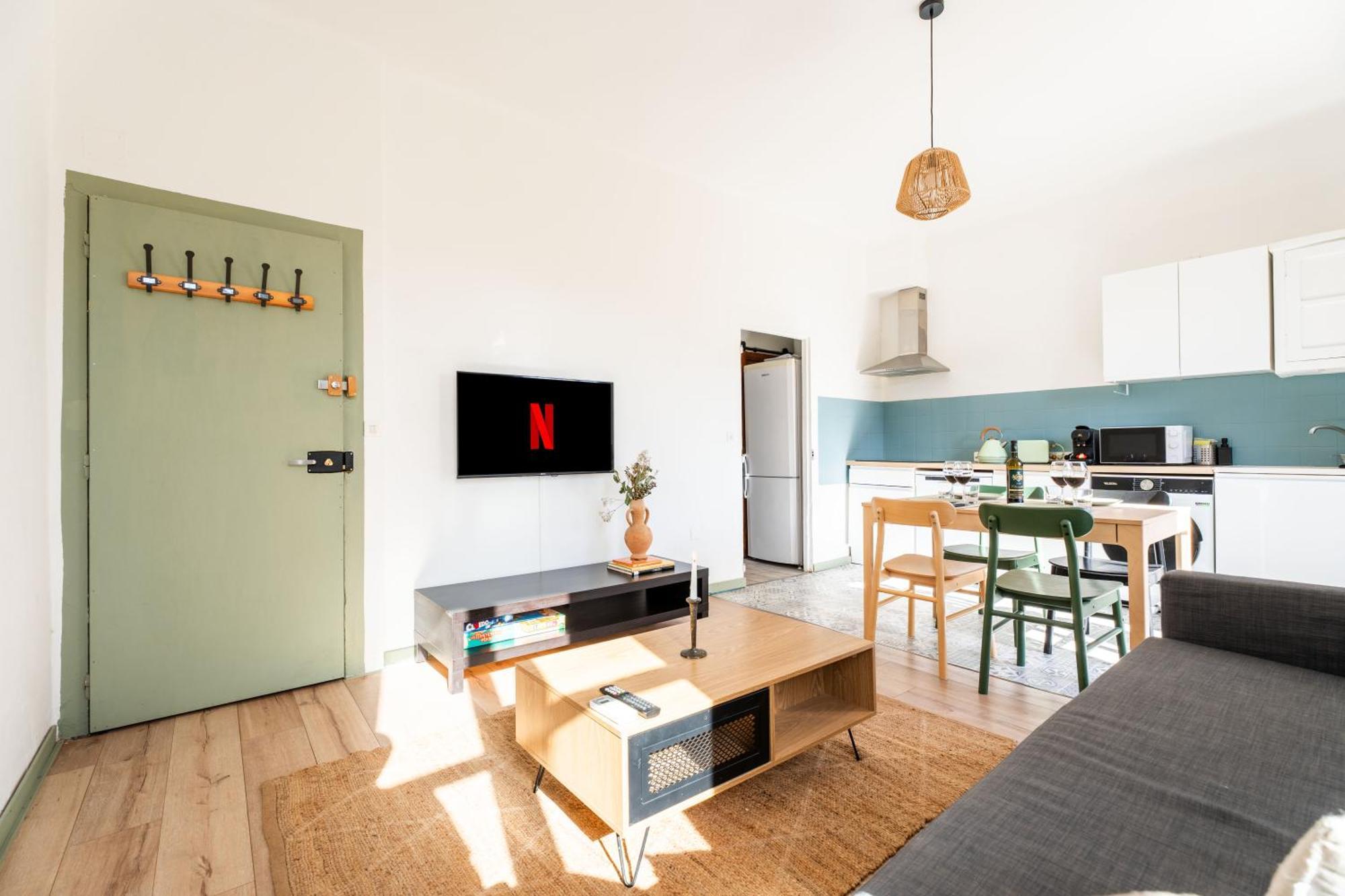 Grand Appartement Familiale - Camargue サラン・ド・ジロー エクステリア 写真