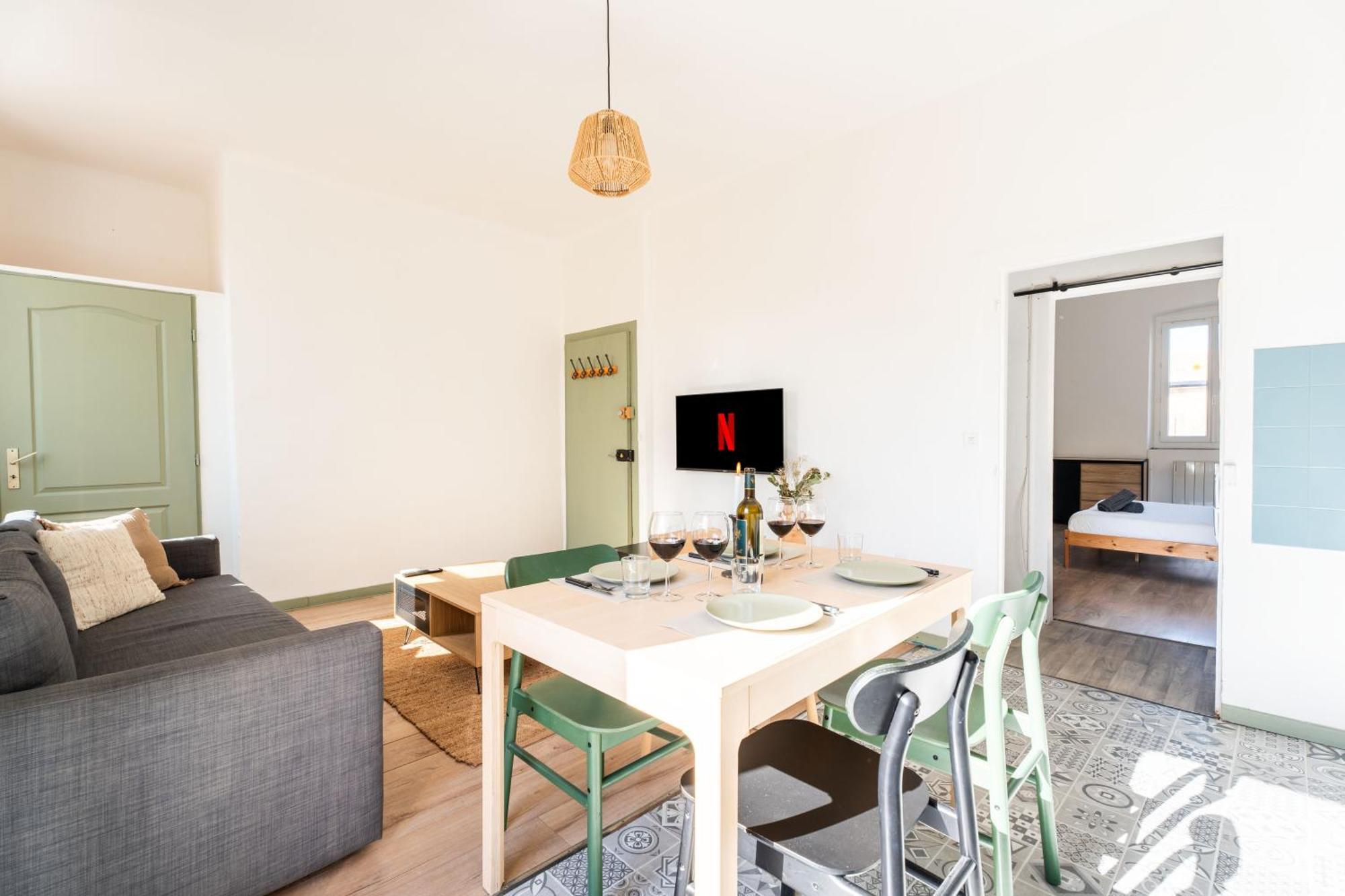 Grand Appartement Familiale - Camargue サラン・ド・ジロー エクステリア 写真
